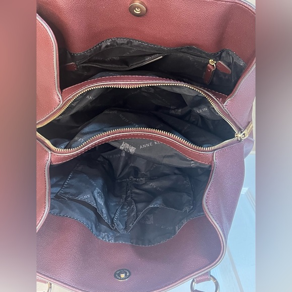 Anne Klein Poster Shoulder Handbag EUC - Picture 4 of 7